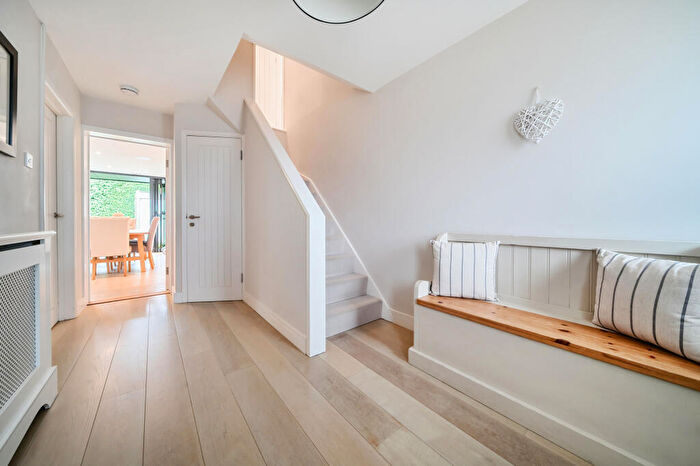 4 Bedroom Detached House For Sale In Orchard Close, Blackwater, GU17
