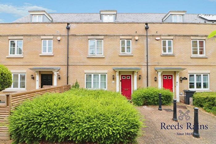 4 Bedroom Terraced House For Sale In Monarch Way, Ilford, IG2