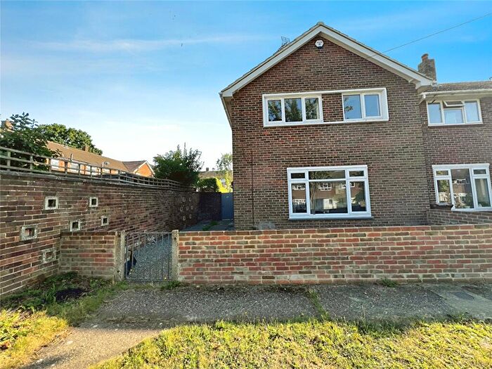 3 Bedroom End Of Terrace House To Rent In Ajax Road, Rochester, Kent, ME1