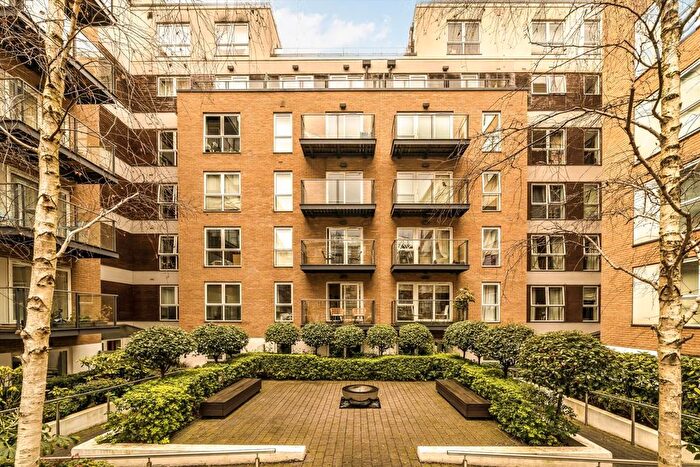 1 Bedroom Flat To Rent In Bromyard Avenue, Acton, W3