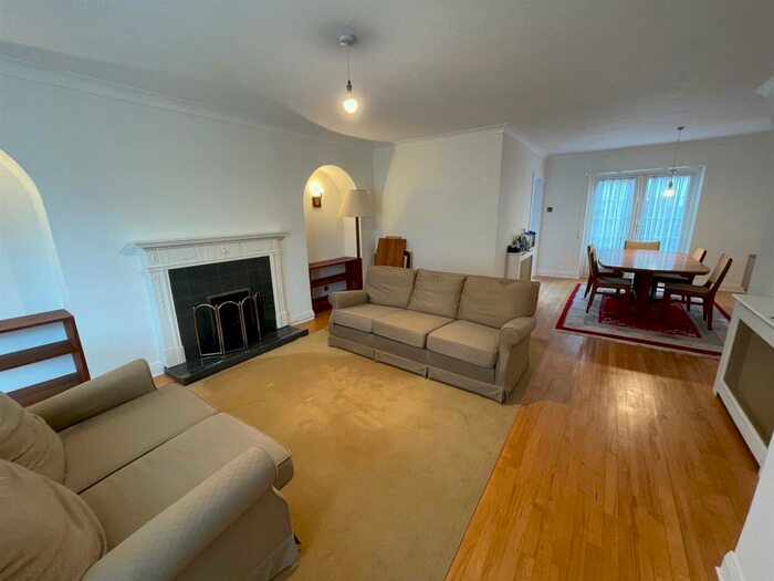 3 Bedroom House To Rent In Prince Regents Close, Brighton, BN2