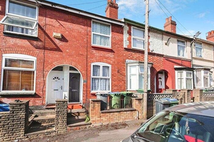 3 Bedroom Terraced House For Sale In Oakwood Road, Smethwick, West Midlands, B67