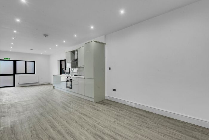 Studio To Rent In Putney Bridge Road, London, SW15