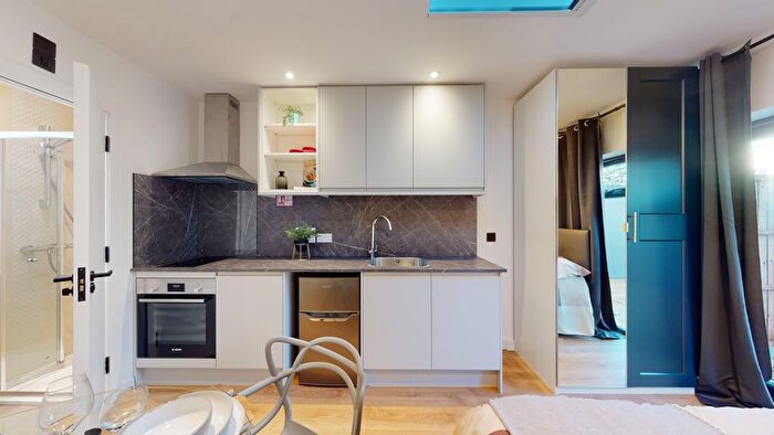 Studio To Rent In Court Way, London, W3