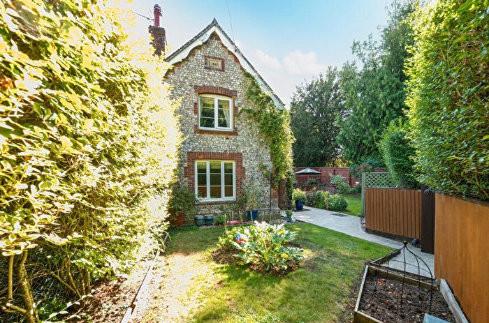 2 Bedroom Semi Detached House For Sale In Wield Road, Medstead, Alton, Hampshire, GU34