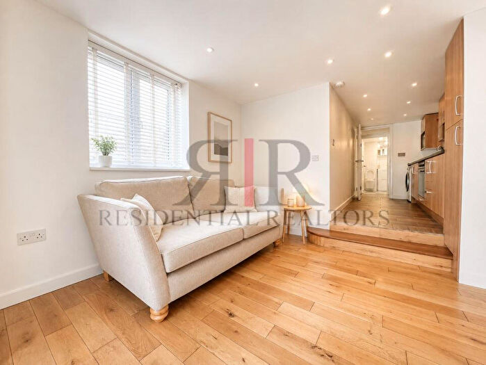 2 Bedroom Terraced House To Rent In Peckham Hill Street, London, London, SE15