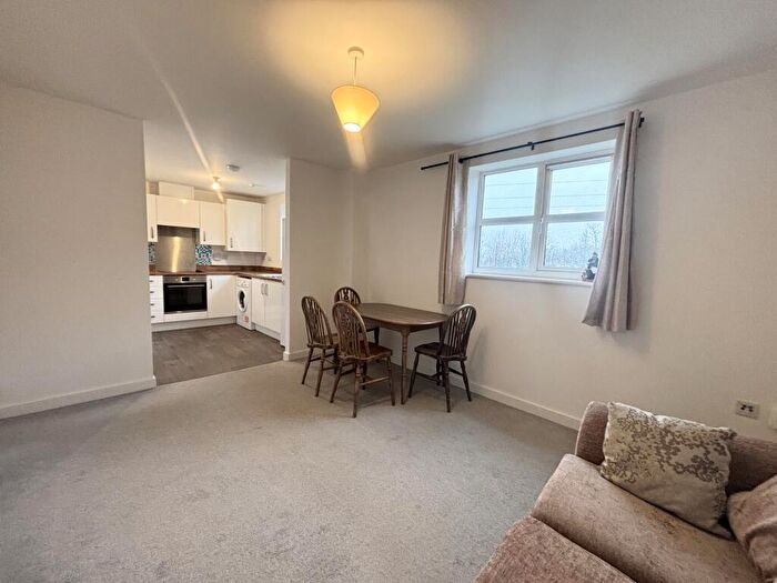 2 Bedroom Flat To Rent In Heroes Drive, B29