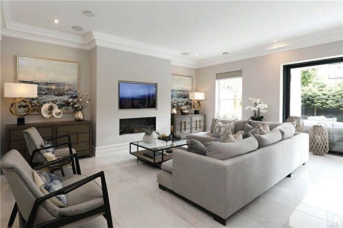 5 Bedroom Country House To Rent In Cottenham Park Road, Wimbledon, London, SW20