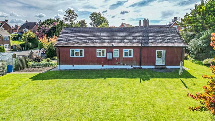 4 Bedroom Bungalow For Sale In High Street, Ticehurst, Wadhurst, TN5