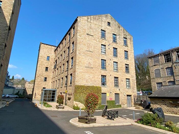 1 Bedroom Apartment For Sale In Stoney Lane, Longwood, Huddersfield, HD3
