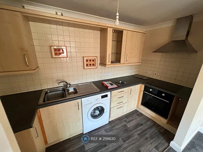 2 Bedroom Flat To Rent In Bridge Street, Fordingbridge, SP6