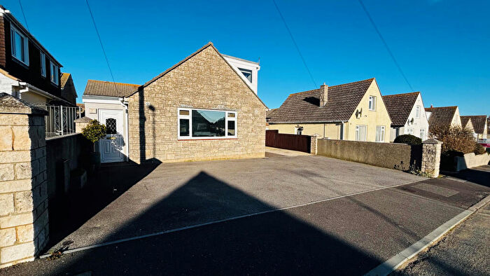 4 Bedroom Chalet For Sale In Westcliff Road, Portland, DT5