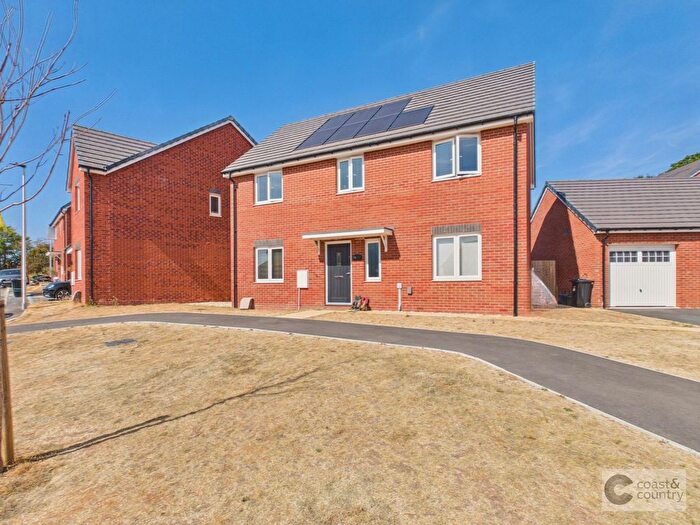 4 Bedroom Detached House For Sale In Barrow Vale, Kingsteignton, TQ12