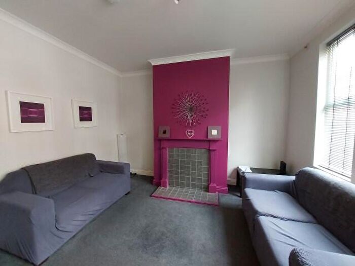 2 Bedroom Terraced House To Rent In Autumn Place, Hyde Park, Leeds, LS6