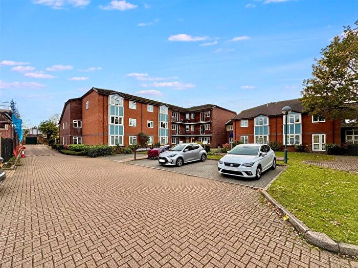 1 Bedroom Flat For Sale In Furzehill Road, Fairbanks Lodge Furzehill Road, WD6