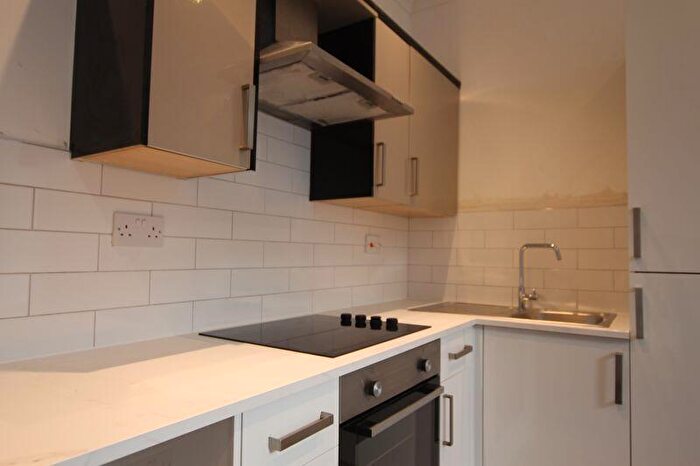 1 Bedroom Flat To Rent In Connaught Road, Cardiff, CF24