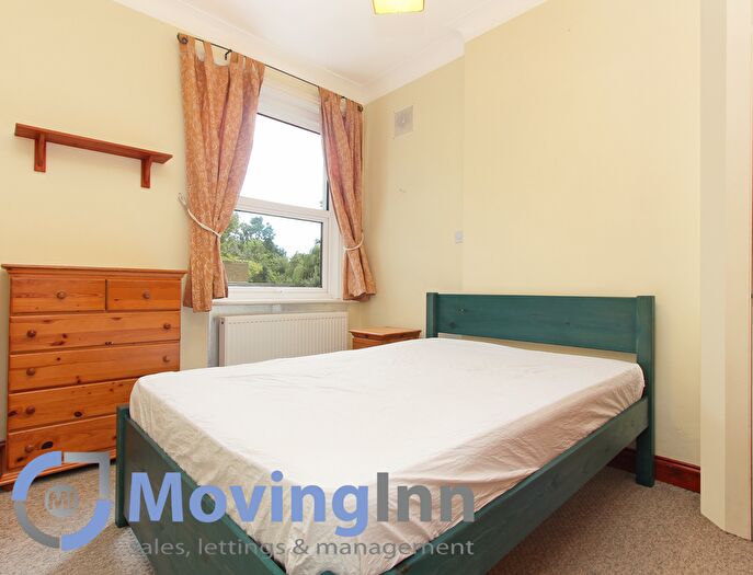 2 Bedroom Flat To Rent In Kingsmead Road, Tulse Hill, SW2