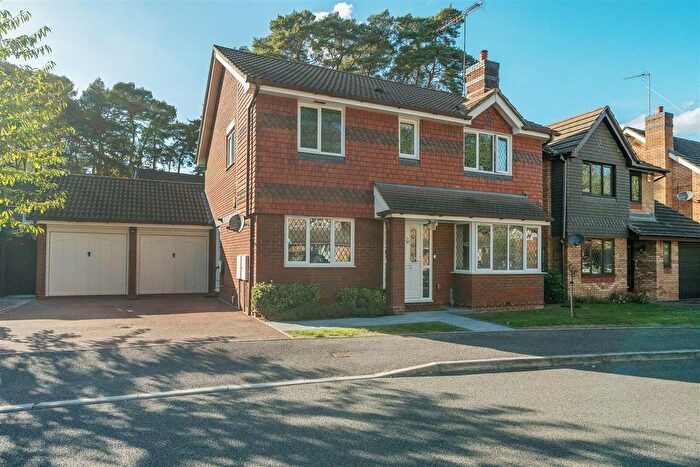 4 Bedroom Detached House For Sale In Lupin Ride, Crowthorne, Berkshire, RG45
