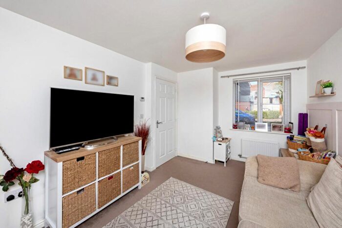 2 Bedroom Semi-Detached House For Sale In Rhodes Way, Billingshurst, RH14