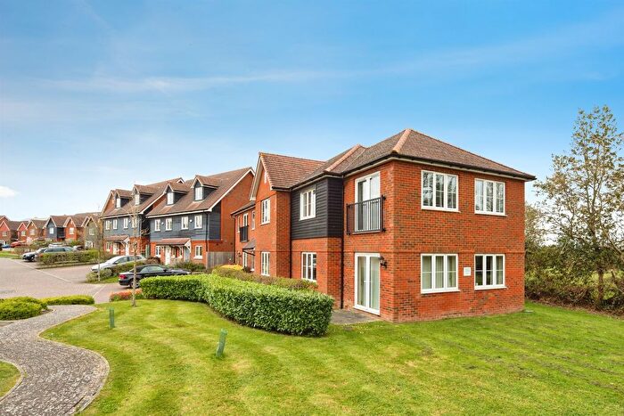 2 Bedroom Flat For Sale In Dukes Drive, Tunbridge Wells, TN2