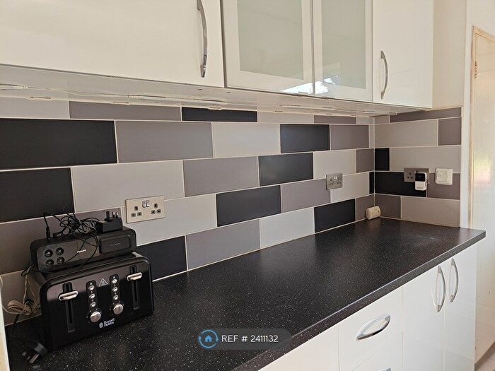 3 Bedroom Semi-Detached House To Rent In Zealand Road, Canterbury, CT1