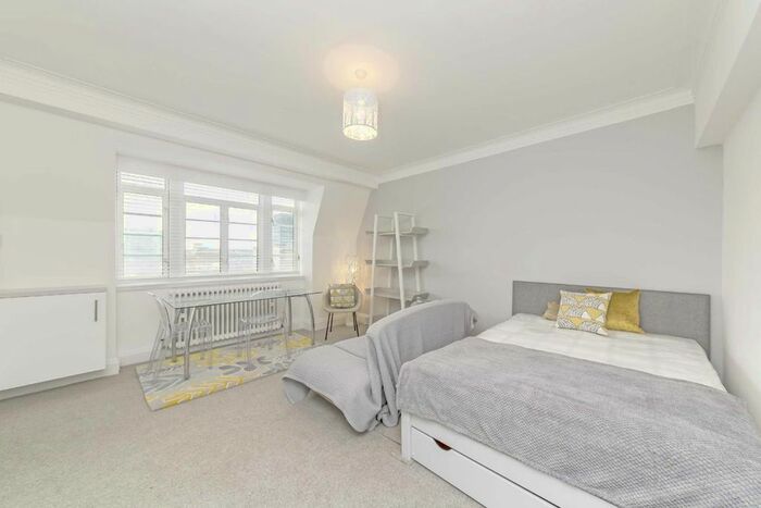 Studio To Rent In Tavistock Square, London, WC1H