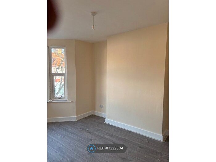 4 Bedroom Terraced House To Rent In Ernald Avenue, London, E6