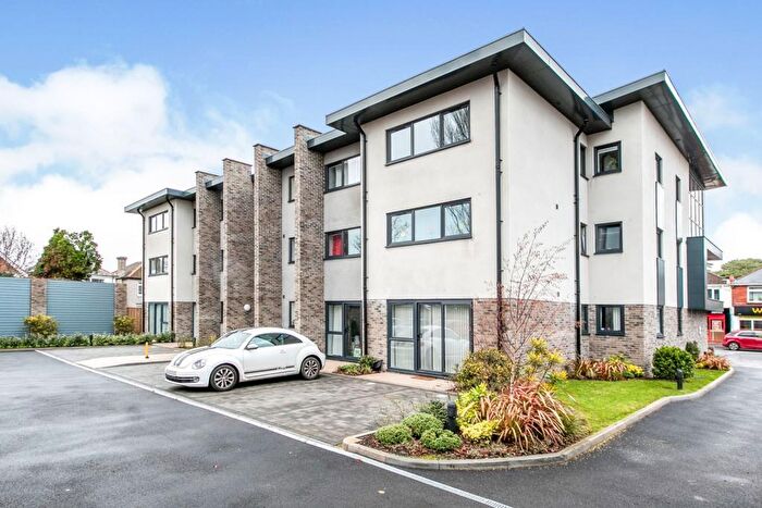 1 Bedroom Flat To Rent In Barrack Road, BH23