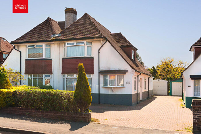 4 Bedroom Semi-Detached House For Sale In Hangleton Road, Hove, BN3
