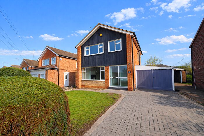 3 Bedroom Detached House For Sale In Farmway, Braunstone, Leicester, Leicestershire, LE3