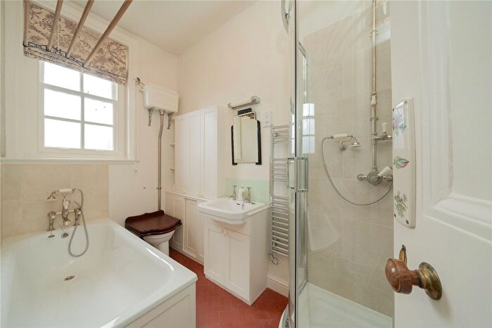 1 Bedroom Flat For Sale In Edge Street, London, W8