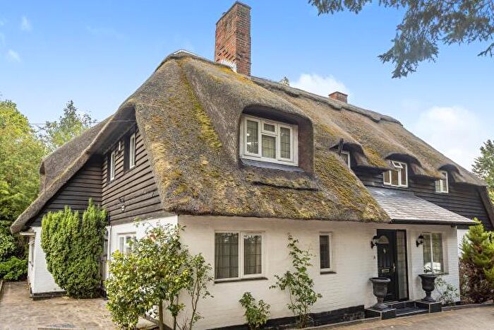 5 Bedroom Cottage To Rent In Pinner, Greater London, HA5