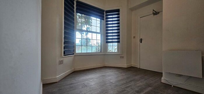 1 Bedroom Flat To Rent In Park Avenue Road, London, N17