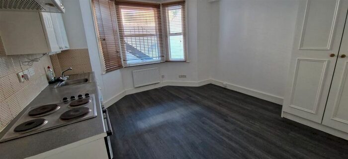 Studio To Rent In Overstone Road, London, W6