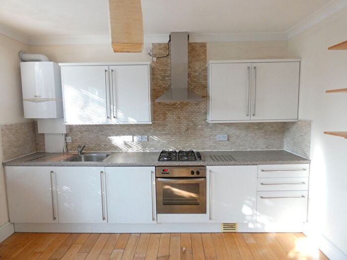 1 Bedroom Flat To Rent In Hewlett Road, Bow, E3