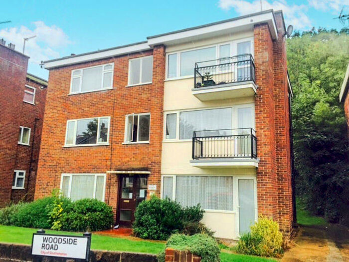 1 Bedroom Apartment To Rent In Woodside Court, Portswood, SO17