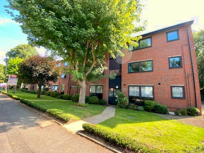 1 Bedroom Apartment To Rent In Ray Park Avenue, Maidenhead, SL6