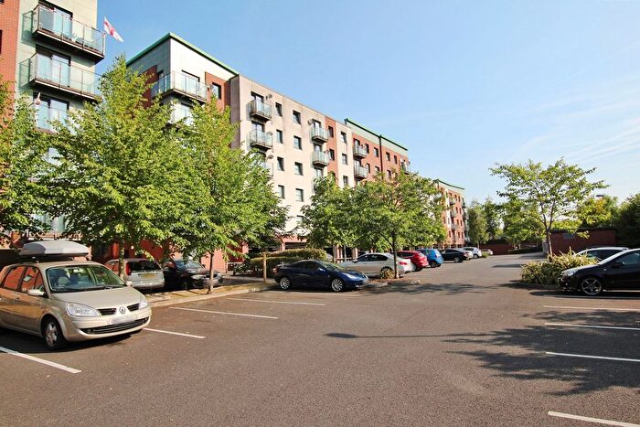 2 Bedroom Flat To Rent In Lower Hall Street, St. Helens, WA10