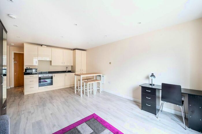 Studio To Rent In Brixton Road, Brixton, London, SW9