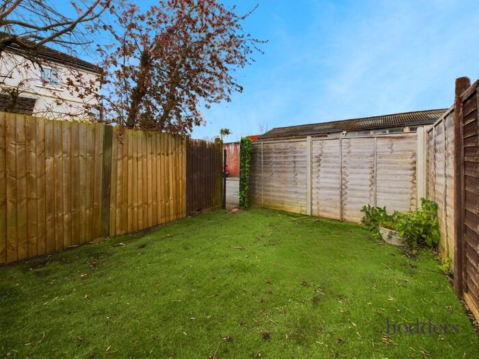 1 Bedroom Maisonette To Rent In Laburnum Road, Chertsey, Surrey, KT16