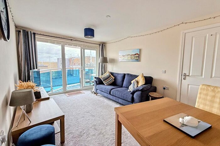 2 Bedroom Flat For Sale In Weymouth, DT4