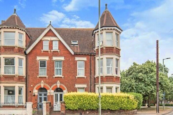 1 Bedroom Flat To Rent In Park Avenue, Bedford, MK40