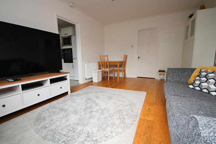 1 Bedroom Flat To Rent In Burdock Close, Croydon, CR0