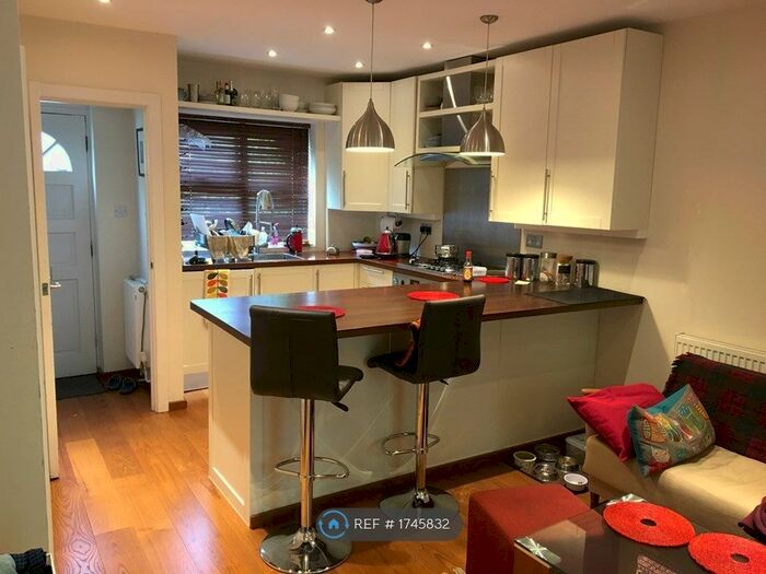 2 Bedroom Semi-Detached House To Rent In Treaty Street, London, N1