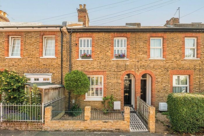 2 Bedroom Property For Sale In King Charles Crescent, Surbiton, KT5