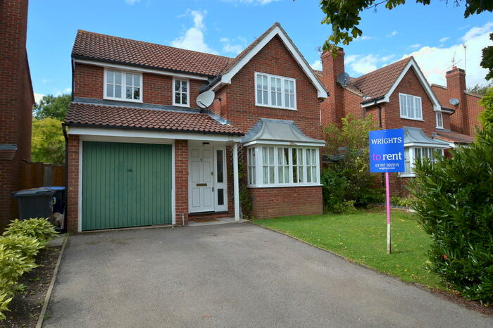 4 Bedroom Detached House To Rent In Gresley Close, Welwyn Garden City., AL8