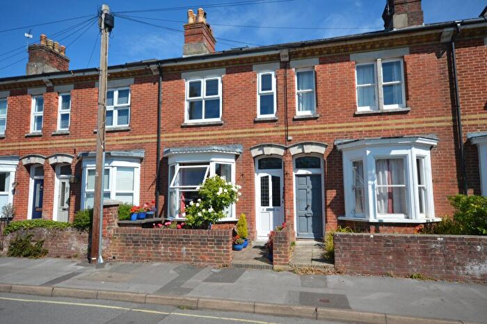 2 Bedroom Maisonette To Rent In Emsworth Road, Lymington, Hampshire, SO41