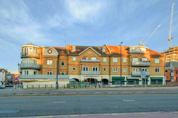 2 Bedroom Apartment To Rent In Maidenhead, Berkshire, SL6