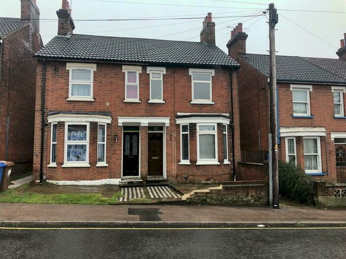 3 Bedroom Semi-Detached House To Rent In Back Hamlet, Ipswich, IP3