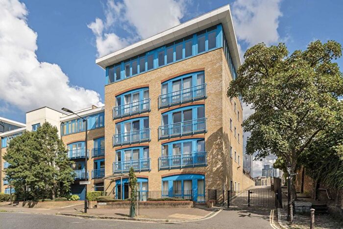 3 Bedroom Flat To Rent In Rotherhithe Street, London, SE16